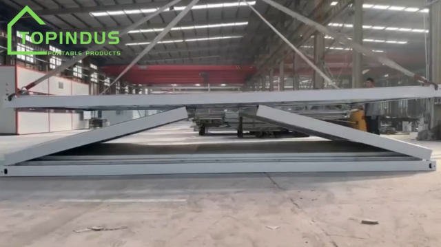 منزل حاويات قابل للطي على شكل حرف Z، بهيكل فولاذي معياري متحرك بطول 20 قدمًا