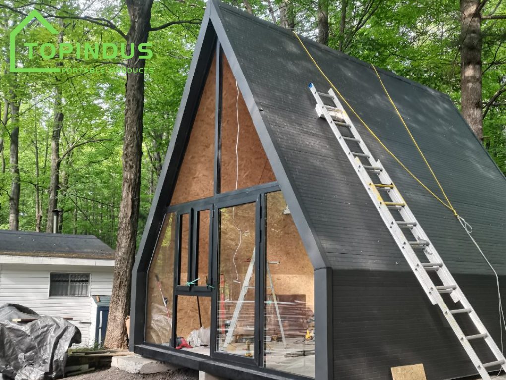 عرض حالة مشروع منزل مثلث الشكل من طابقين بهيكل فولاذي لعميل فرنسي